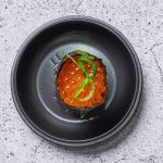 Gunkan med ørredrogn nigiri